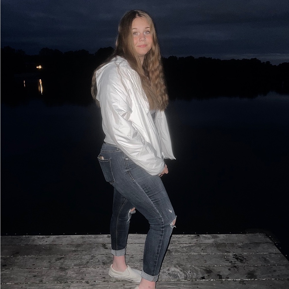 Meet your Posher, Brooke🤍
